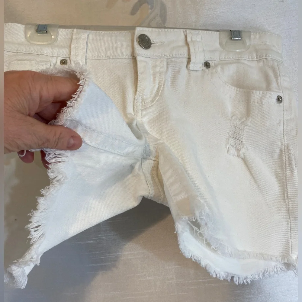 Wet Seal Low Rise Distressed Jean Shorts White Denim Ladies  5 - Picture 7 of 10